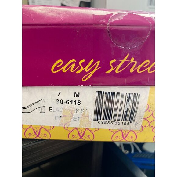 Easy Street Womens Proper Round Toe Slip On Pumps Black Super Suede Size 7M NIB - Picture 4 of 4